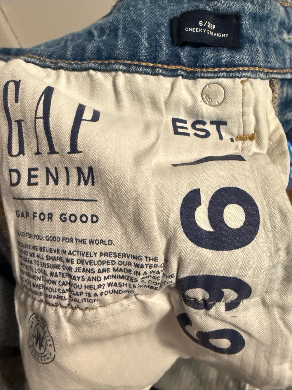 GAP Straight Legged Jeans - Picture 2 of 7